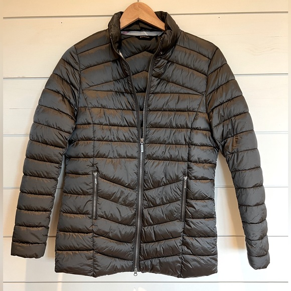 Barbour puffer jacket - Picture 3 of 7